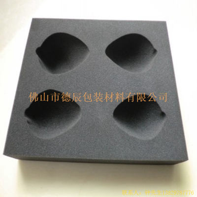 海綿內(nèi)托對(duì)各行各業(yè)產(chǎn)品起到絕緣、密封、防震、防塵、填充、隔音、固定，能夠保護(hù)包裝產(chǎn)品在運(yùn)輸過程中安然無恙，起到保護(hù)產(chǎn)品的一個(gè)作用，同時(shí)可以美化產(chǎn)品，提升產(chǎn)品檔次。