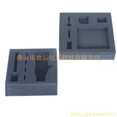 海綿內(nèi)托對(duì)各行各業(yè)產(chǎn)品起到絕緣、密封、防震、防塵、填充、隔音、固定，能夠保護(hù)包裝產(chǎn)品在運(yùn)輸過程中安然無恙，起到保護(hù)產(chǎn)品的一個(gè)作用，同時(shí)可以美化產(chǎn)品，提升產(chǎn)品檔次。